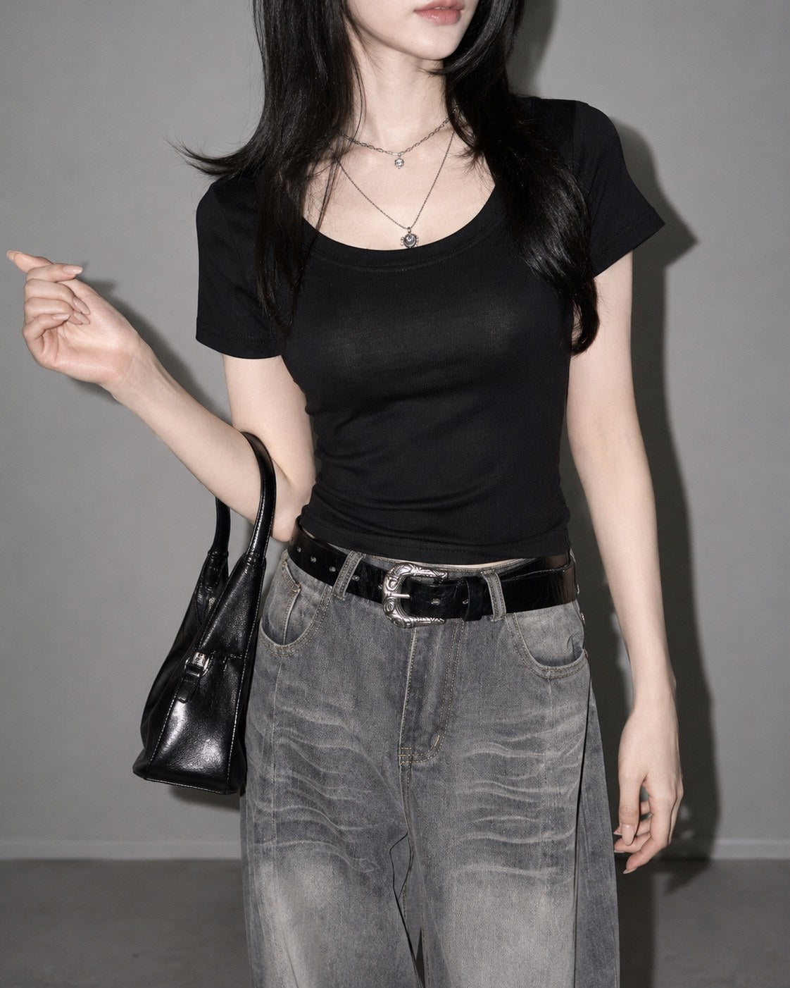 Uネックコンパクト半袖Tシャツ